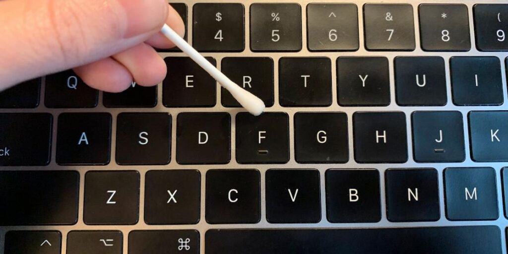¿Cómo limpiar un teclado Apple?: Guía completa para mantener tu teclado como nuevo 5 teclado apple - macbook